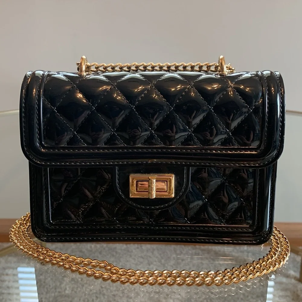 Black Quilted Crossbody with gold chain - Picture 15 of 16
